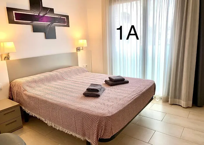 Edifici Violetta Apartamento