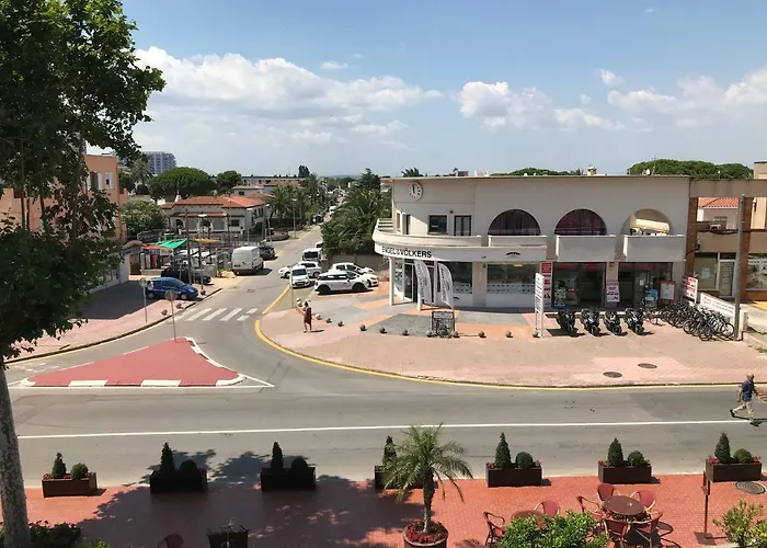 Edifici Violetta Apartamento