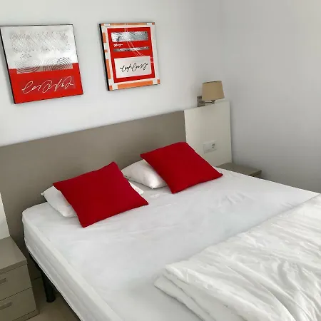 아파트 Edifici Violetta *