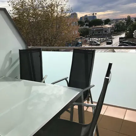 Edifici Violetta * אמפוריבראבה
