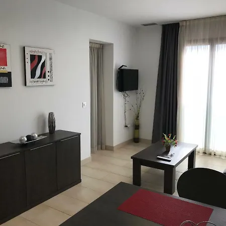Edifici Violetta * אמפוריבראבה